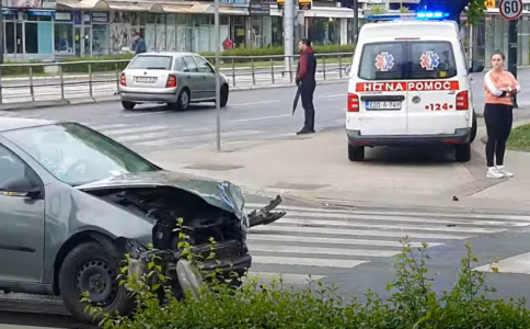HITNA POMOĆ NA TERENU, IMA POVRIJEĐENIH Saobraćajna nezgoda u Sarajevu: Sudarila se četiri vozila